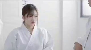 约超浪美女酒店中出 淫荡呻吟卖力勾引1